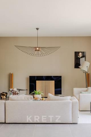 Propriété de luxe rénovée dans le Sud de la France avec jardin paysager et prestations premium