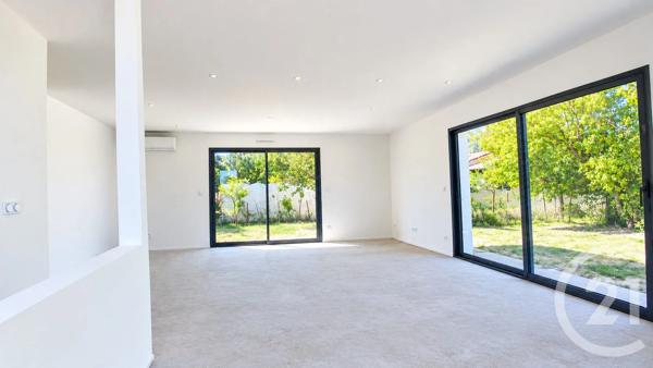Maison à vendre  6 pièces - 116 m 2   LEOGNAN  - 33