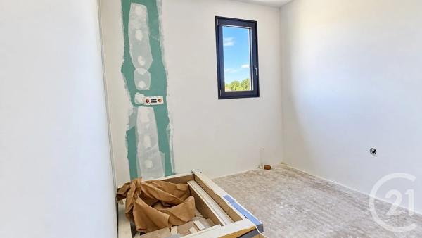 Maison à vendre  6 pièces - 116 m 2   LEOGNAN  - 33