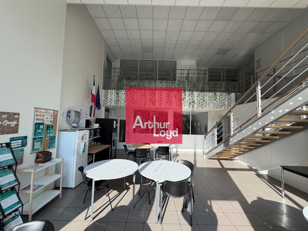 Bureaux à louer à Grenoble quartier Europole avec deux places de parking