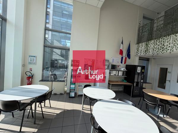 Bureaux à louer à Grenoble quartier Europole avec deux places de parking
