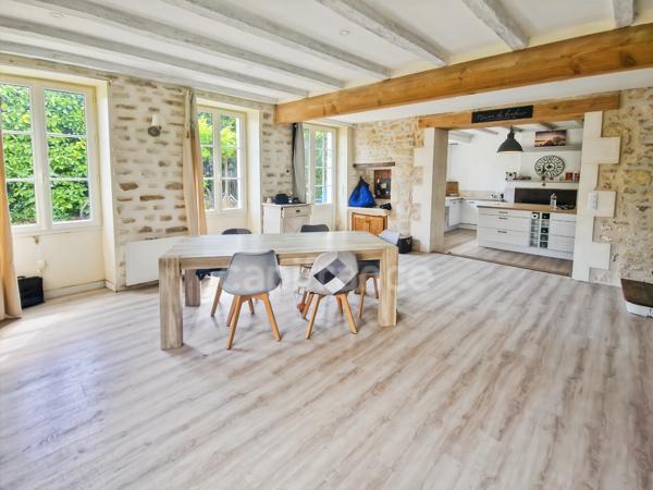 Maison à vendre 7 pièces proche de SAINT JEAN D'ANGELY (17)- 198 m² habitables - jardin - piscine - garage