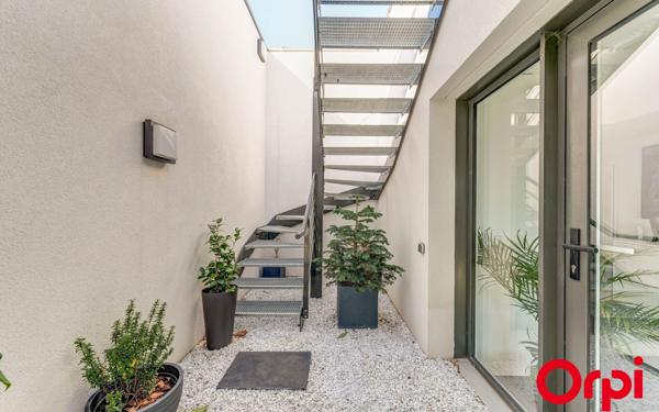 Appartement à vendre    5 pièces • 112,85 m2 Villeurbanne