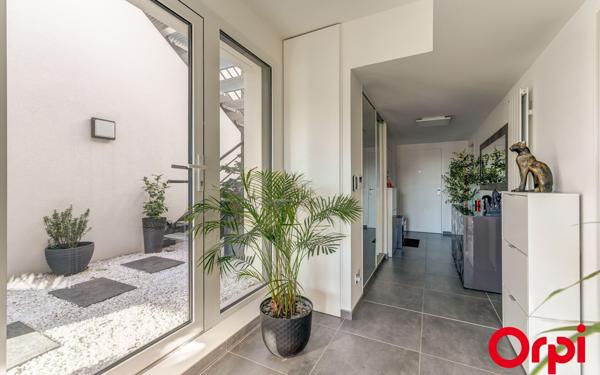 Appartement à vendre    5 pièces • 112,85 m2 Villeurbanne