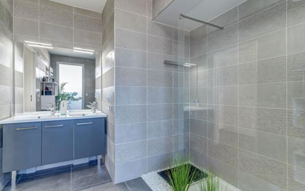 Appartement à vendre    5 pièces • 112,85 m2 Villeurbanne