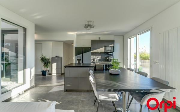 Appartement à vendre    5 pièces • 112,85 m2 Villeurbanne