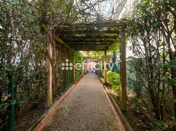 Appartement
         2 pièces
        - 46 m² Exclusivité 229 000 € *