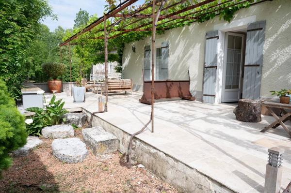 Très belle bâtisse