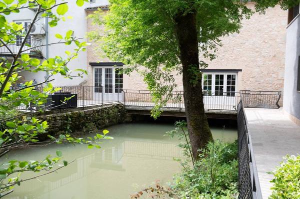 Très belle bâtisse