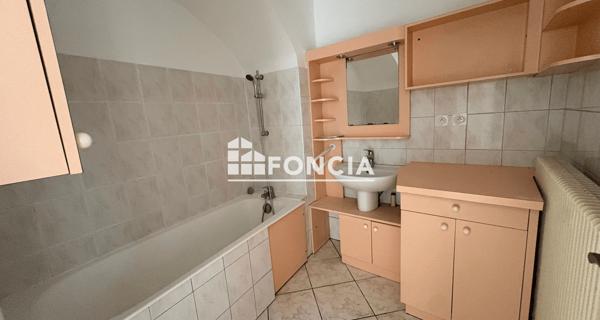 Location Appartement 3 pièces 81.31 m² - Beynost 01700