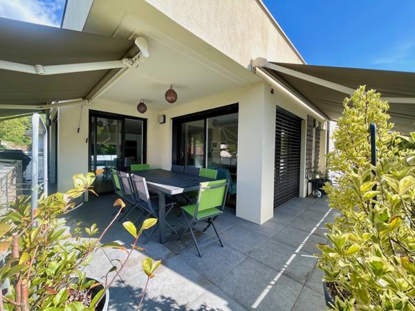 Divonne-les-Bains (01220) APPARTEMENT 3 CHAMBRES - GRANDES TERRASSES - GARAGE DOUBLE ET CAVE