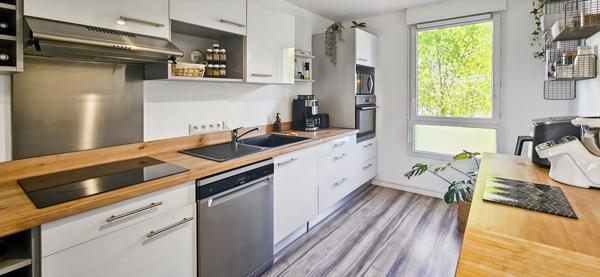 EYSINES CANTINOLLE - Apartement T3 de 70m² - Terrasse 27m² Sud - 1 place de Parking - Tram D