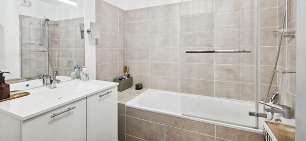 EYSINES CANTINOLLE - Apartement T3 de 70m² - Terrasse 27m² Sud - 1 place de Parking - Tram D