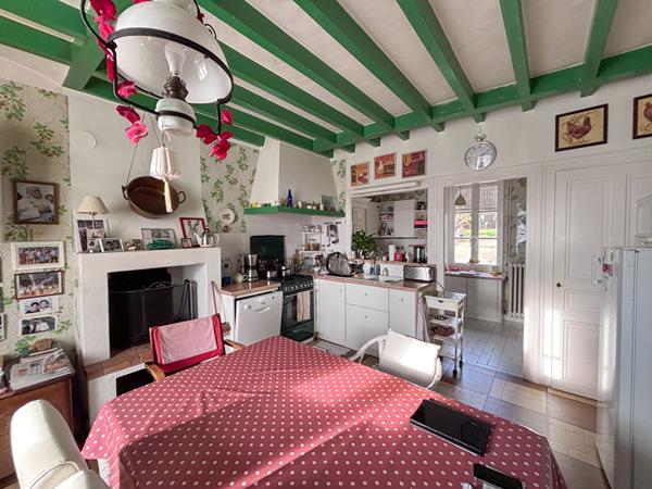 Maison Chateau Gontier Sur Mayenne 8 pièce(s) 240 m2