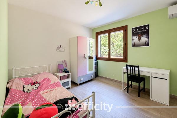 Maison
         5 pièces
        - 120 m² Exclusivité 329 000 € *