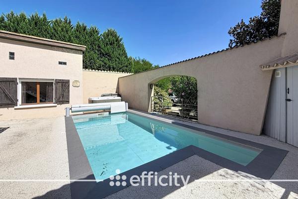 Maison
         5 pièces
        - 120 m² Exclusivité 329 000 € *