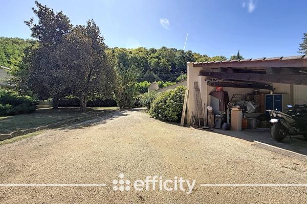 Maison
         5 pièces
        - 120 m² Exclusivité 329 000 € *