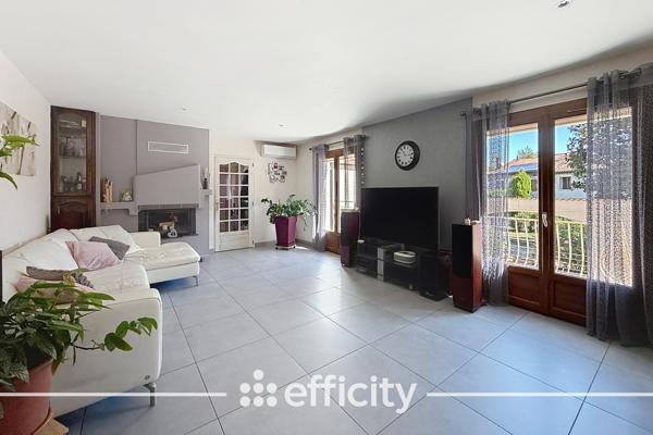 Maison
         5 pièces
        - 120 m² Exclusivité 329 000 € *