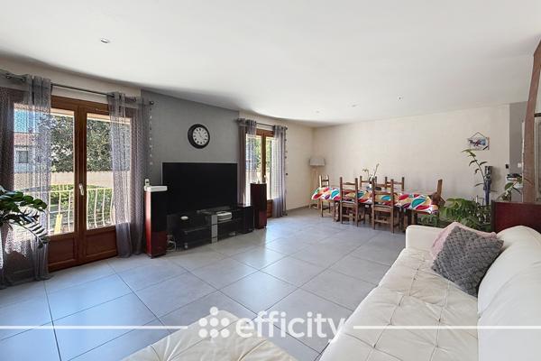 Maison
         5 pièces
        - 120 m² Exclusivité 329 000 € *