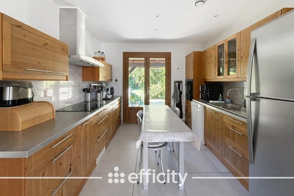 Maison
         5 pièces
        - 120 m² Exclusivité 329 000 € *