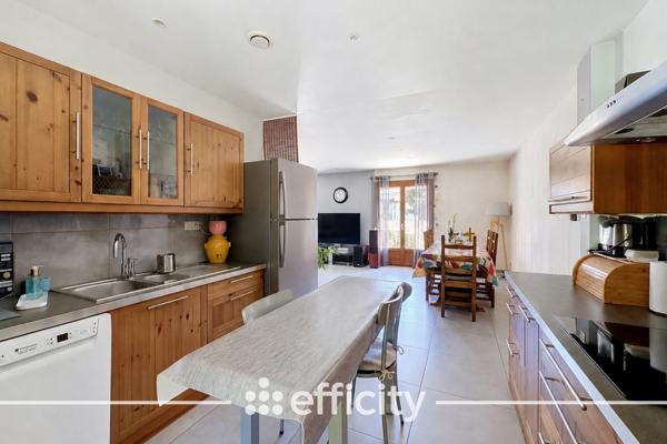 Maison
         5 pièces
        - 120 m² Exclusivité 329 000 € *