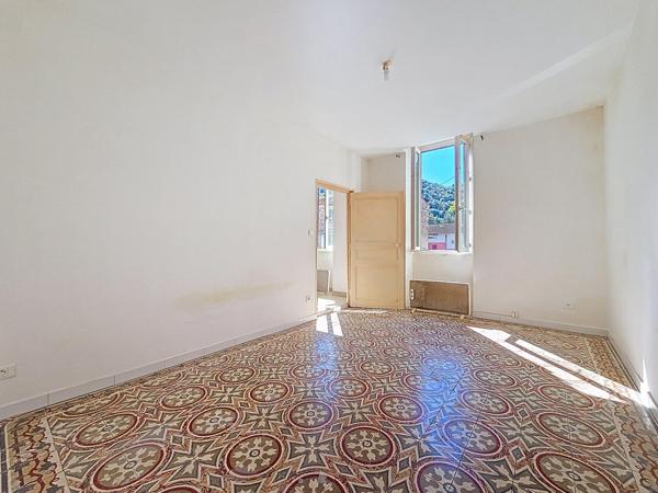 Immeuble de trois appartements offrant une belle rentabilité