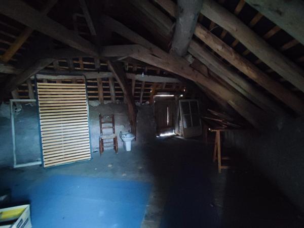 VENTE MURS COMMERCE OCCUPE AVEC APPARTEMENT AU DESSUS A RENOVER