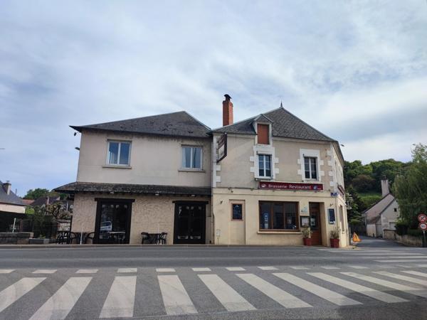 VENTE MURS COMMERCE OCCUPE AVEC APPARTEMENT AU DESSUS A RENOVER