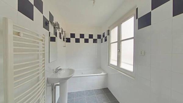 Appartement 5 pièces                                        - 42000 Saint-Étienne Réf : 13492