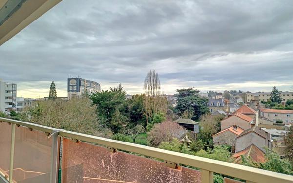 Appartement à vendre    2 pièces • 49 m2 Cholet