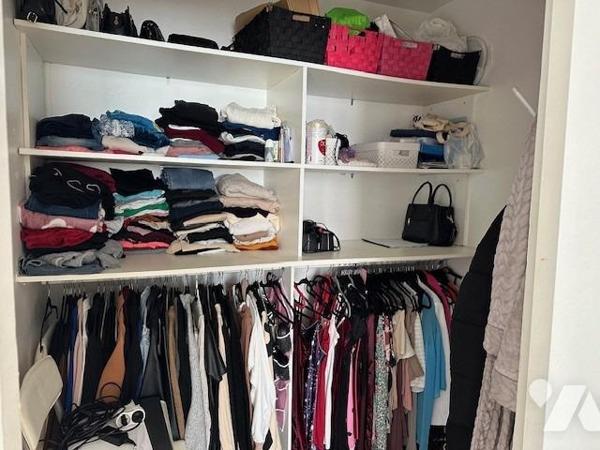 Appartement de type 4 pièces de 88.84 m² (loi carrez) avec cave .