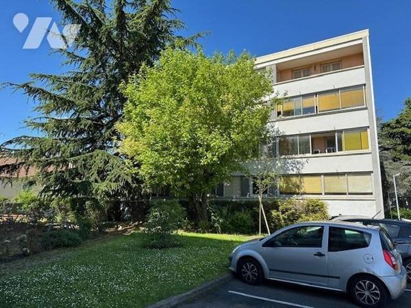 Appartement de type 4 pièces de 88.84 m² (loi carrez) avec cave .