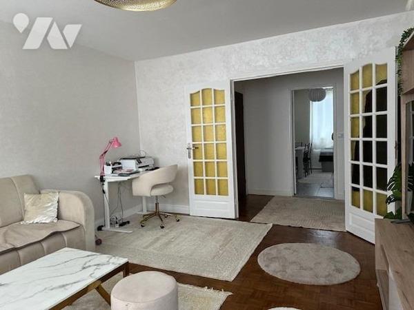 Appartement de type 4 pièces de 88.84 m² (loi carrez) avec cave .