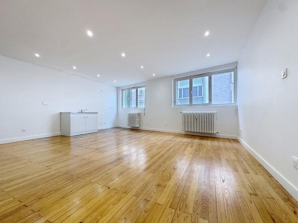 LYON 4EME GRAND T1 DE 43 M²