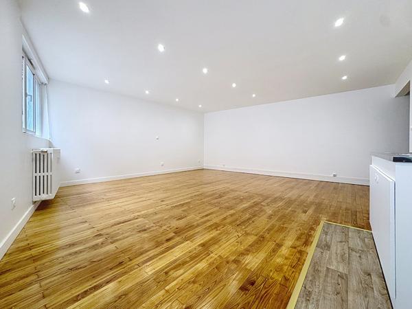 LYON 4EME GRAND T1 DE 43 M²