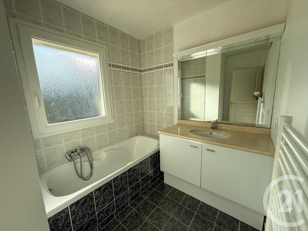 Maison à vendre  5 pièces - 94,38 m2 LA CROIX VALMER - 83