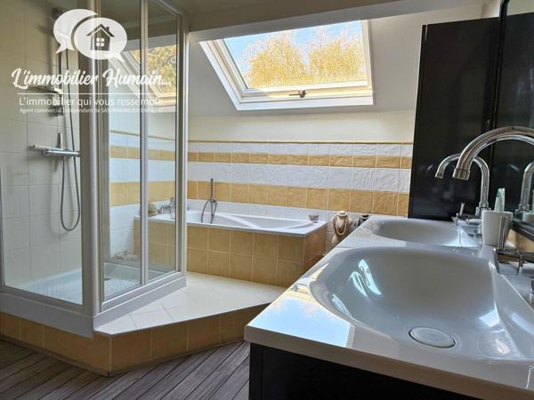 QUARTIER PRIVILÉGIÉ AU CALME, VIVABLE DE PLAIN-PIED, VUE DÉGAGÉE