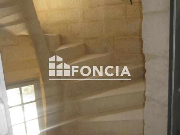 Location Appartement 2 pièces 50.72 m² - 5 PLACE AUX HERBES Uzes 30700