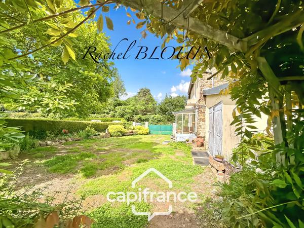 DOL-DE-BRETAGNE (35) Maison en pierre 3 pièces de 75 m2 avec garage sur terrain de 663 m2