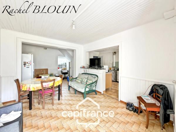 DOL-DE-BRETAGNE (35) Maison en pierre 3 pièces de 75 m2 avec garage sur terrain de 663 m2