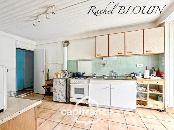 DOL-DE-BRETAGNE (35) Maison en pierre 3 pièces de 75 m2 avec garage sur terrain de 663 m2