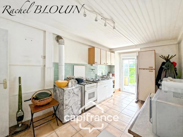 DOL-DE-BRETAGNE (35) Maison en pierre 3 pièces de 75 m2 avec garage sur terrain de 663 m2