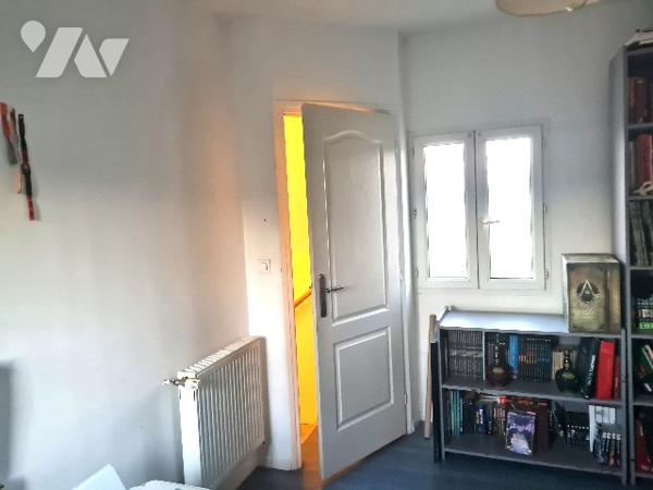 Maison de 2004 d'environ 85m² sur terrain d'environ 1420m².