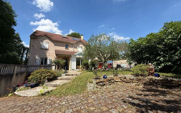 Maison à vendre    7 pièces • 201,67 m2 Yerres