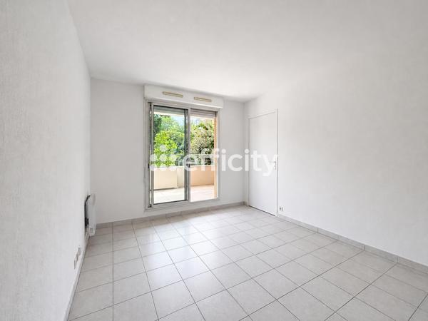 Appartement
         2 pièces
        - 28 m² 212 000 € *