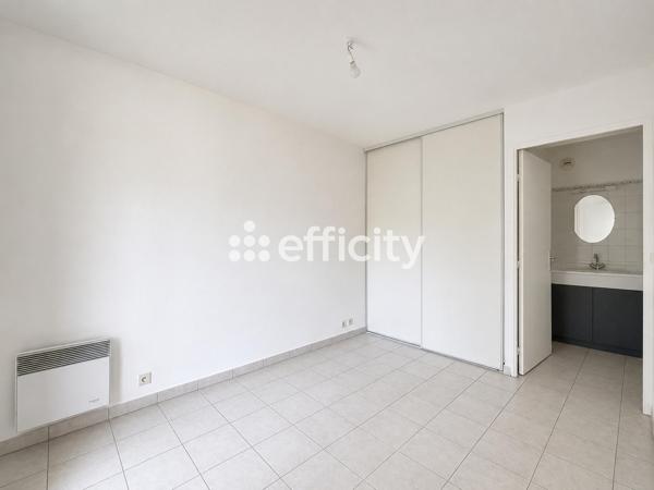 Appartement
         2 pièces
        - 28 m² 212 000 € *