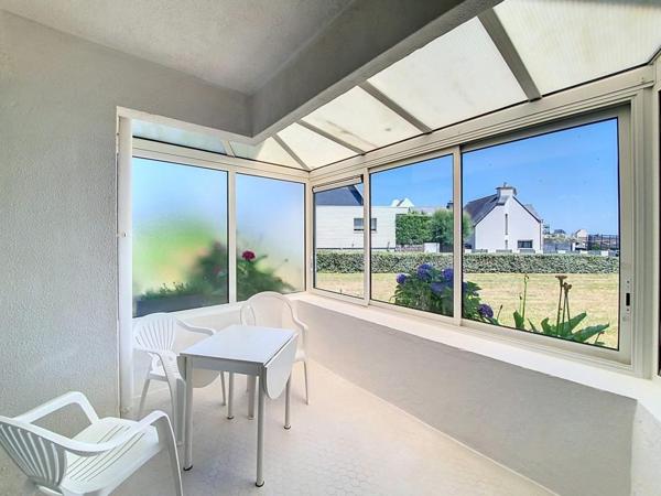 LOMENER : Agréable studio vue mer de 30 m² avec parking et cave