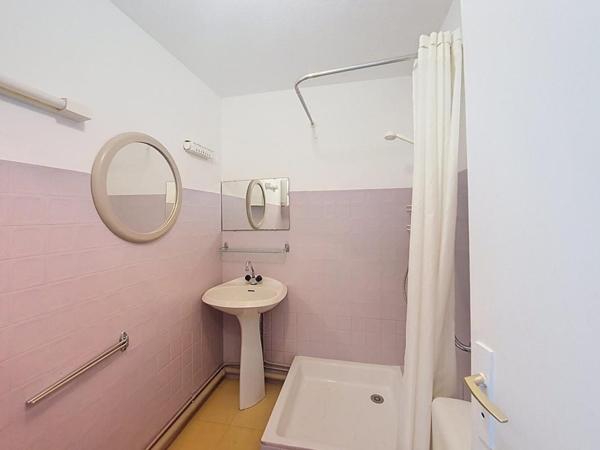 LOMENER : Agréable studio vue mer de 30 m² avec parking et cave