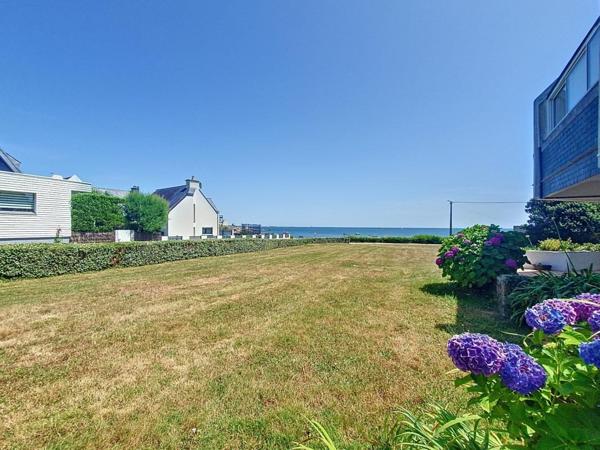 LOMENER : Agréable studio vue mer de 30 m² avec parking et cave