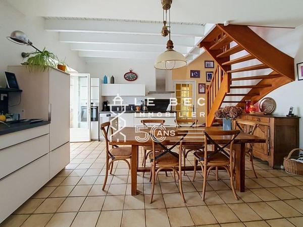 LANESTER : Maison en pierre pleine de charme – Jardin clos de 900 m² – Vie de plain-pied